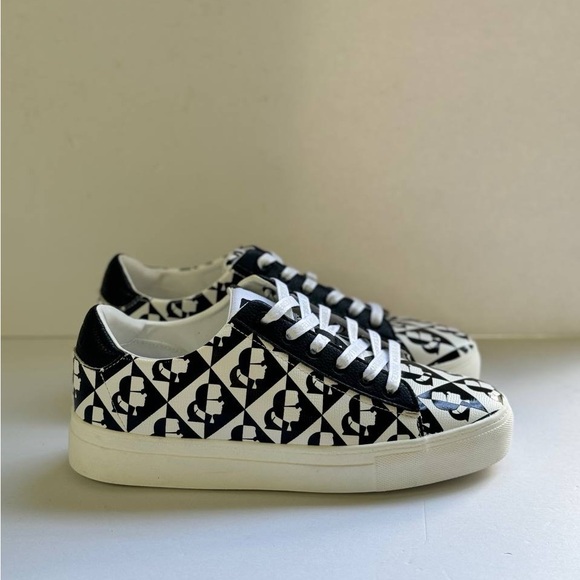 KARL LAGERFELD PARIS Cate Logo Platform Sneakers - Picture 3 of 11